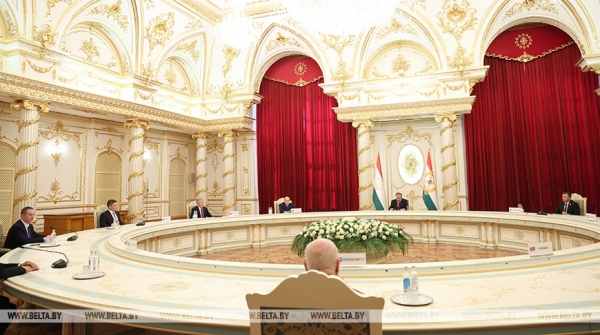 В Душанбе состоялась встреча президента Таджикистана с участниками заседания Совета глав правительств СНГ В Душанбе состоялась встреча президента Таджикистана с участниками заседания Совета глав правительств СНГ