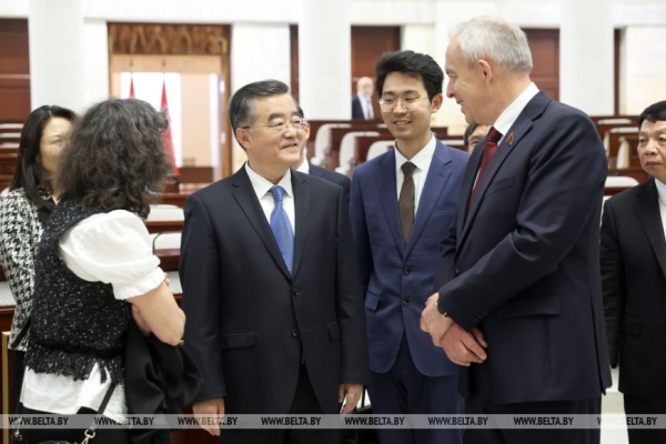 Курс на всестороннее взаимодействие. О чем договорились парламентарии Беларуси и Китая