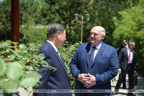 Дружеский обед с Си Цзиньпином, китайский стадион в Минске и патриарший визит. Итоги недели Президента Дружеский обед с Си Цзиньпином, китайский стадион в Минске и патриарший визит. Итоги недели Президента