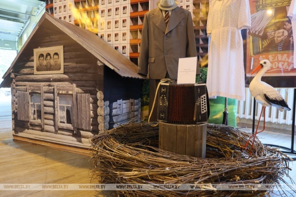 Лукашенко о "Беларусьфильме": пусть производят, продают и живут, нет - до свидания