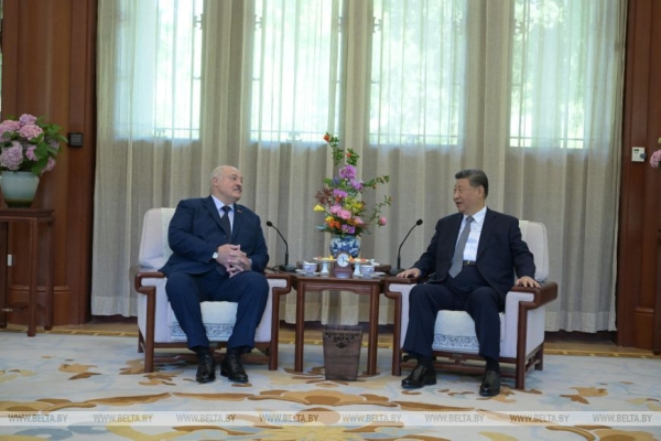 Дружеский обед с Си Цзиньпином, китайский стадион в Минске и патриарший визит. Итоги недели Президента Дружеский обед с Си Цзиньпином, китайский стадион в Минске и патриарший визит. Итоги недели Президента