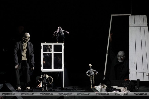 Премьера спектакля "Хутар" прошла в Белорусском театре кукол