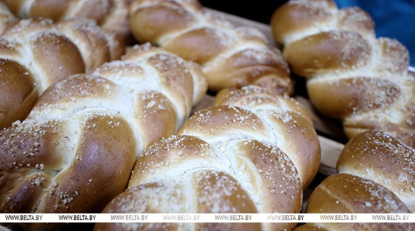 "Вы мне его больше не присылайте корзинами!" А вы знали, где пекут любимый хлеб Лукашенко 