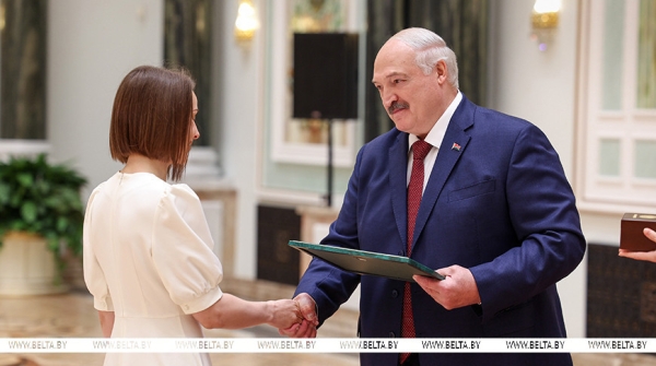 Семинар на ферме, подготовка к саммиту, выдающиеся выпускники и спецпосланник Трампа. Итоги недели Президента