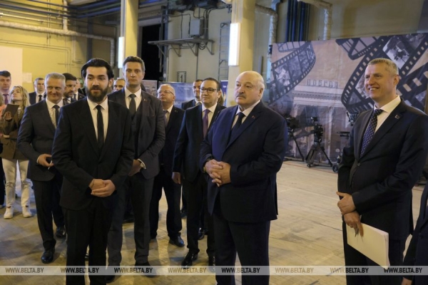 Лукашенко о "Беларусьфильме": пусть производят, продают и живут, нет - до свидания