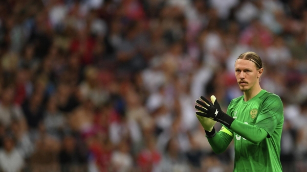 Сафонов извинился перед футболистами сборной России за ошибку в матче с Нигерией Сафонов извинился перед футболистами сборной России за ошибку в матче с Нигерией