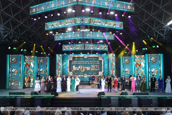 Фестиваль белорусской песни и поэзии в Молодечно завершился концертом в память о Мулявине Фестиваль белорусской песни и поэзии в Молодечно завершился концертом в память о Мулявине