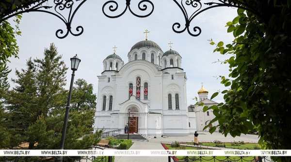 "Приходится спасать наши вековые устои". Почему Лукашенко уделяет столько внимания монастырям