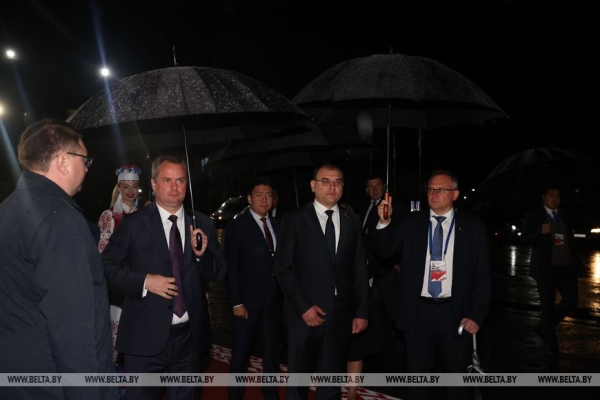 Президент Кыргызстана прибыл с рабочим визитом в Беларусь