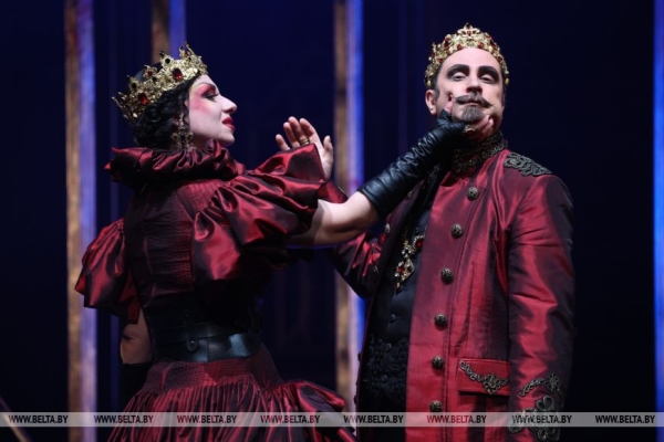 "Гамлет", "Пиковая дама" и другие популярные спектакли. В Минске стартовали гастроли Качаловского театра