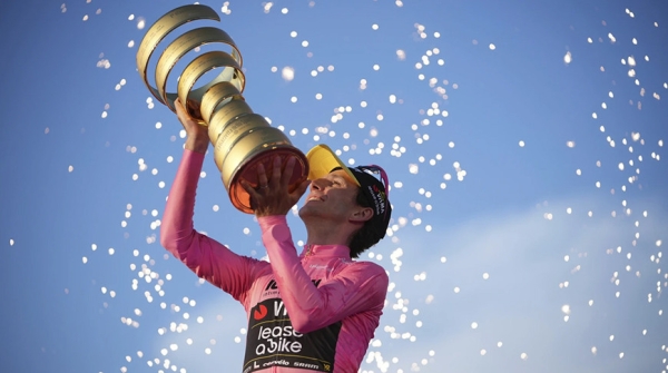 Британец Йейтс выиграл престижную веломногодневку Джиро д’Италия 