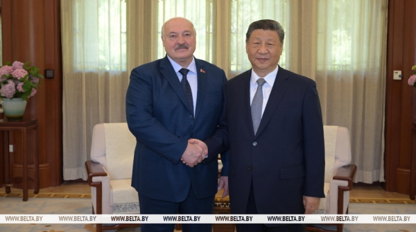 Дружеский обед с Си Цзиньпином, китайский стадион в Минске и патриарший визит. Итоги недели Президента Дружеский обед с Си Цзиньпином, китайский стадион в Минске и патриарший визит. Итоги недели Президента