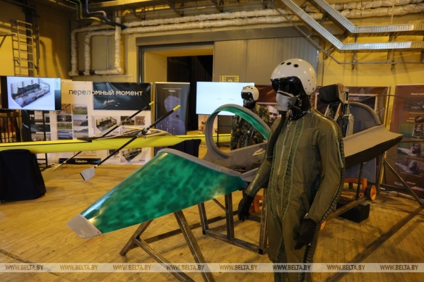 Лукашенко о "Беларусьфильме": пусть производят, продают и живут, нет - до свидания