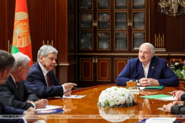 Тертель раскрыл детали о зарубежных контактах Лукашенко, помимо США, и мотивах решения о помиловании Тертель раскрыл детали о зарубежных контактах Лукашенко, помимо США, и мотивах решения о помиловании