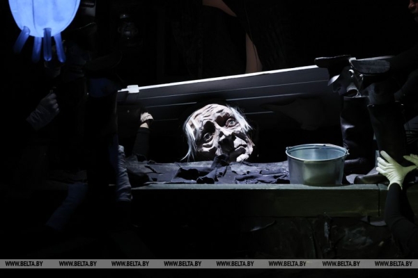 Премьера спектакля "Хутар" прошла в Белорусском театре кукол