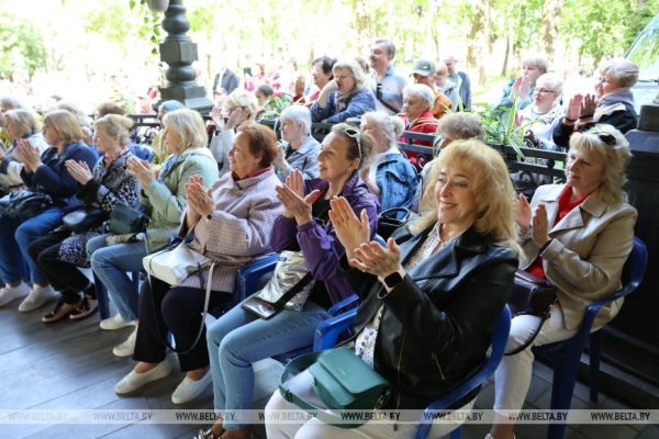 В Александровском сквере Минска стартовал цикл концертов выходного дня 