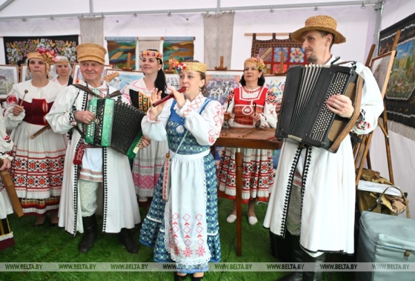 С любовью к малой родине, вкусно и творчески. Как прошел первый день "Вытокаў" в Поставах 