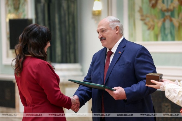 Семинар на ферме, подготовка к саммиту, выдающиеся выпускники и спецпосланник Трампа. Итоги недели Президента