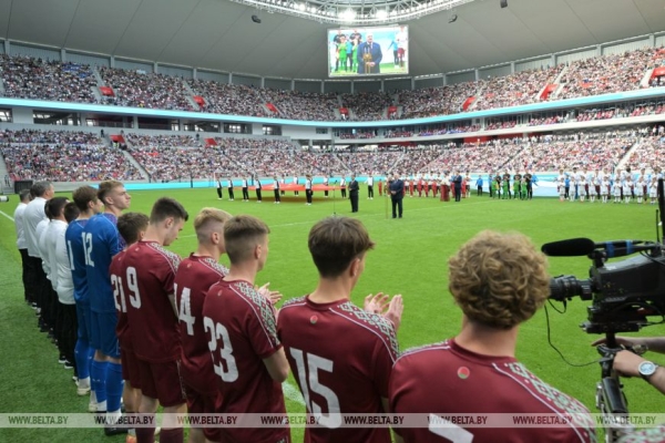 
Шальная мысль Лукашенко и сюрприз от Си Цзиньпина. Как в Минске появился Национальный футбольный стадион
