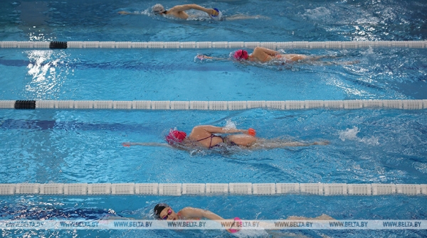 Девять комплектов медалей разыграны во второй день турнира по плаванию памяти Чайкиной