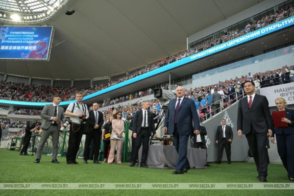 Дружеский обед с Си Цзиньпином, китайский стадион в Минске и патриарший визит. Итоги недели Президента Дружеский обед с Си Цзиньпином, китайский стадион в Минске и патриарший визит. Итоги недели Президента