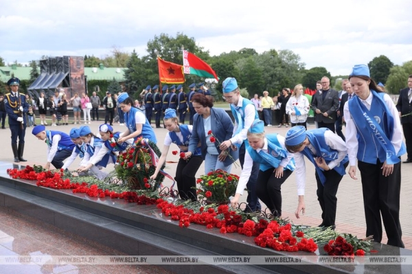 С уважением к прошлому и гордостью за настоящее. Брест принимает фестиваль детского миротворчества