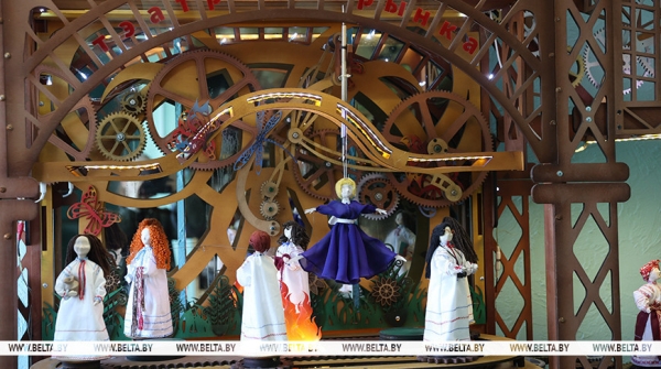 Вечный двигатель - "Калаўрот". Где коллектив мастеров из Дзержинска ищет источник вдохновения Вечный двигатель - "Калаўрот". Где коллектив мастеров из Дзержинска ищет источник вдохновения