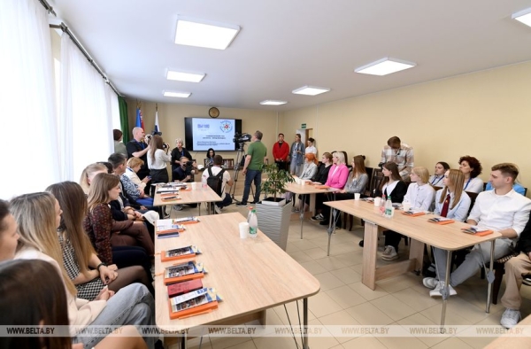 С любовью к малой родине, вкусно и творчески. Как прошел первый день "Вытокаў" в Поставах 