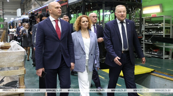 Калининградская делегация посетила "БКМ Холдинг" и МАЗ