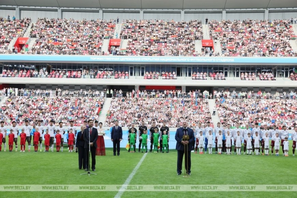 
Шальная мысль Лукашенко и сюрприз от Си Цзиньпина. Как в Минске появился Национальный футбольный стадион
