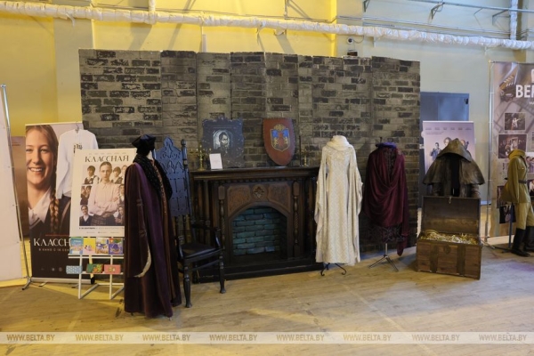 Лукашенко о "Беларусьфильме": пусть производят, продают и живут, нет - до свидания