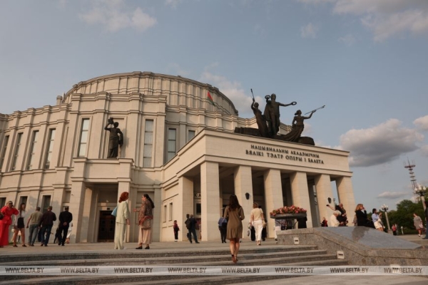 Спектакль "Тысяча и одна ночь" Приморской сцены Мариинского театра открыл фестиваль "Балетное лето" в Большом