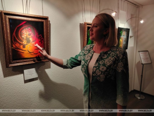 Крест Евфросинии Полоцкой, пояс Витовта и шведский кубок. Более 50 голограмм представили на выставке в Минске