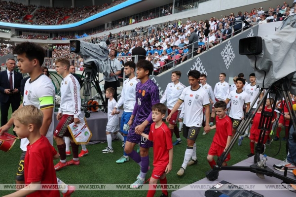 
Шальная мысль Лукашенко и сюрприз от Си Цзиньпина. Как в Минске появился Национальный футбольный стадион
