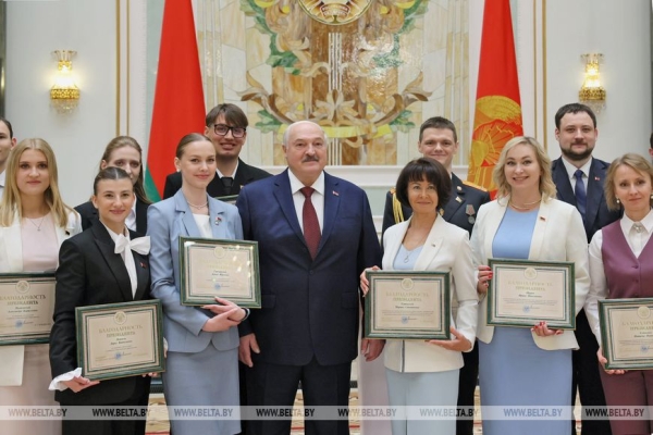 Семинар на ферме, подготовка к саммиту, выдающиеся выпускники и спецпосланник Трампа. Итоги недели Президента