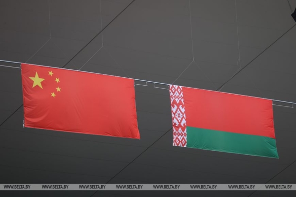 
Шальная мысль Лукашенко и сюрприз от Си Цзиньпина. Как в Минске появился Национальный футбольный стадион
