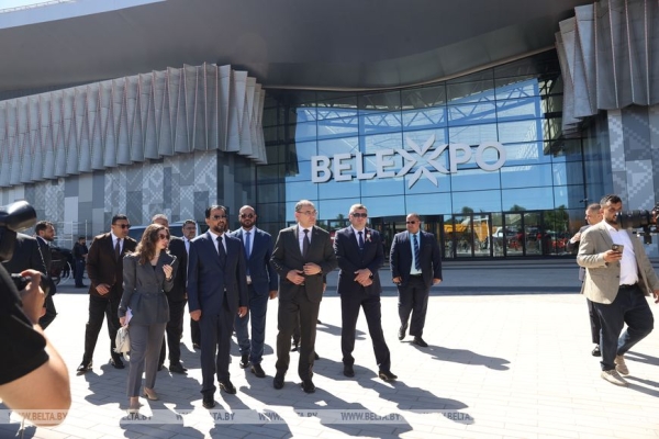 Ливийская делегация ознакомилась с экспозицией белорусской техники у "Белэкспо"