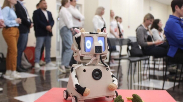 В России создали робота-компаньона В России создали робота-компаньона