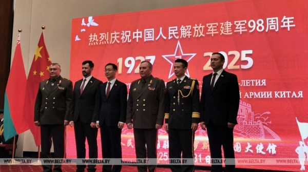 Представитель КНР: связи между вооруженными силами Китая и Беларуси непрерывно углубляются
