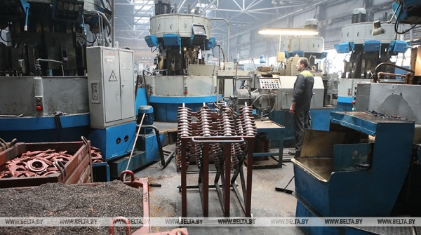 Хойникский завод гидроаппаратуры завершит программу "Один район - один проект" до конца августа Хойникский завод гидроаппаратуры завершит программу "Один район - один проект" до конца августа