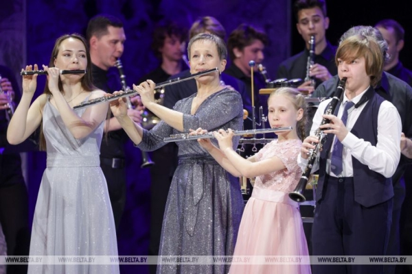 Именитые мастера, талантливая молодежь и трогательные композиции. В Большом театре прошел гала-концерт 