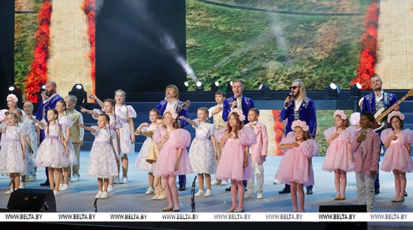 Именитые мастера, талантливая молодежь и трогательные композиции. В Большом театре прошел гала-концерт 