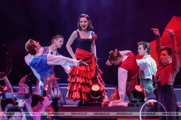 Именитые мастера, талантливая молодежь и трогательные композиции. В Большом театре прошел гала-концерт 