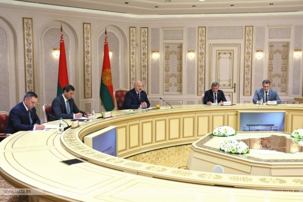 Лукашенко предлагает Самарской области России создавать совместные предприятия