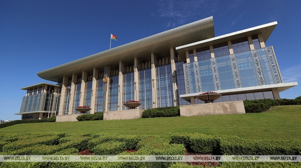 Лукашенко надеется, что вскоре Беларусь и Канада снова станут на путь сближения и сотрудничества Лукашенко надеется, что вскоре Беларусь и Канада снова станут на путь сближения и сотрудничества