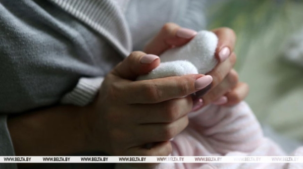 Лукашенко поздравил коллектив Гродненского перинатального центра с 80-летием учреждения