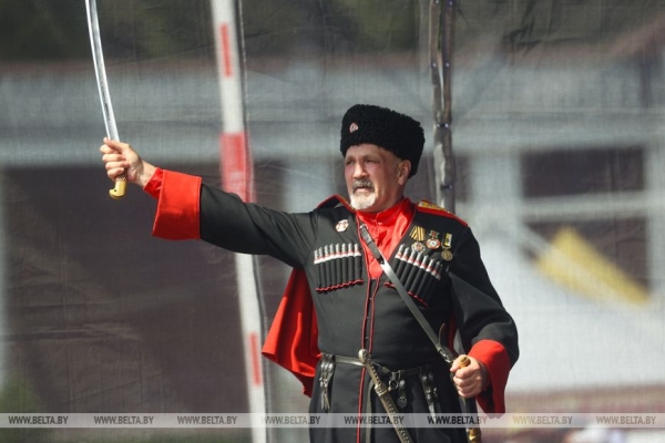 Сразу два президентских оркестра и бравые казаки. Атмосфера "Славянского базара в Витебске" (обновляется)