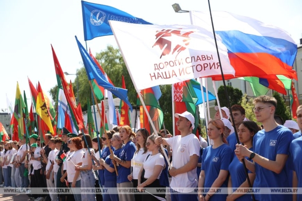 Сразу два президентских оркестра и бравые казаки. Атмосфера "Славянского базара в Витебске" (обновляется)