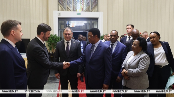 Премьер-министр Танзании Кассим Маджалива Маджалива прибыл в Минск с официальным визитом