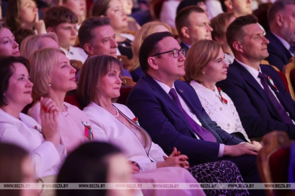 Именитые мастера, талантливая молодежь и трогательные композиции. В Большом театре прошел гала-концерт 